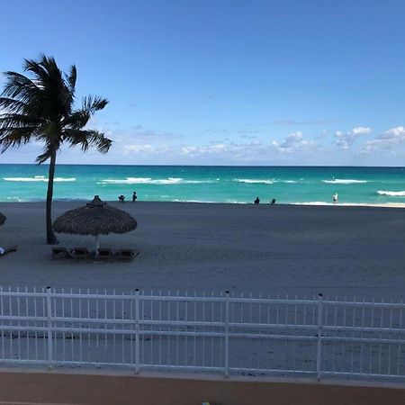 Sahara Beach Club Sunny Isles Beach Esterno foto